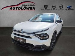 Perlmuttweiss/perlm (weiß) Gebraucht 2023 Citroën e-C4 Shine Limousine | 21.450 € (Fairer Preis)