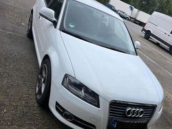 Weiß Gebraucht 2010 Audi A3 Limousine | 7.000 €