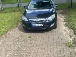 Schwarz Gebraucht 2012 Opel Astra Eco Limousine | 3.349 € (Fairer Preis)