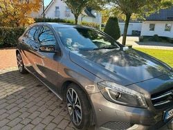 Grau Gebraucht 2012 Mercedes A180 Urban Limousine | 9.900 € (Fairer Preis)