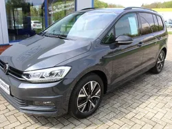 Uranograu Gebraucht 2023 VW Touran Highline Van / Kleinbus | 31.990 € (Fairer Preis)