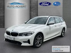 Weiss Gebraucht 2021 BMW 330 Sport Line Kombi | 33.990 € (Fairer Preis)