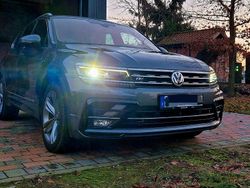 Grau Gebraucht 2020 VW Tiguan Highline SUV | 33.200 € (Fairer Preis)