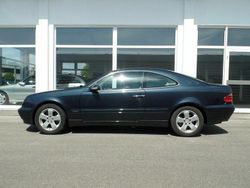 Schwarz metallic Gebraucht 2000 Mercedes CLK320 Elegance Coupé | 9.990 €