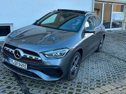 Grau Gebraucht 2020 Mercedes GLA250 AMG line SUV | 32.500 € (Fairer Preis)