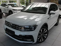 Pure white Gebraucht 2020 VW Tiguan Highline SUV | 34.490 € (Etwas zu teuer)