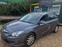 Grau Gebraucht 2010 Hyundai i30 Edition Kombi | 2.490 € (Fairer Preis)