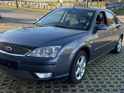 Grau Gebraucht 2005 Ford Mondeo Limousine | 1.900 € (Fairer Preis)