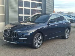 Blau Gebraucht 2020 Maserati Levante SUV | 51.899 €