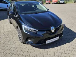 Sternenschwarz (metallic) Gebraucht 2023 Renault Clio V Equilibre Kleinwagen | 13.990 € (Fairer Preis)