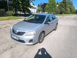 Silber Gebraucht 2011 Toyota Corolla Limousine | 3.999 €