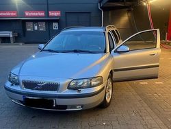 Silber Gebraucht 2003 Volvo V70 Kombi | 1.400 €
