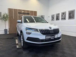 Weiß Gebraucht 2020 Skoda Karoq Drive SUV | 23.850 € (Fairer Preis)