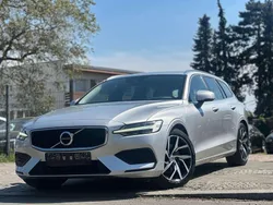 Bright silver metallic Gebraucht 2019 Volvo V60 Momentum Kombi | 19.500 € (Superpreis)