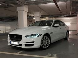 Weiß Gebraucht 2016 Jaguar XE Limousine | 9.999 € (Guter Preis)