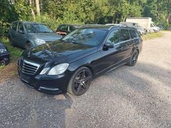 Obsidianschwarz metalliclack Gebraucht 2012 Mercedes E200 Kombi | 5.750 € (Superpreis)