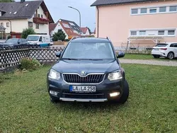 Silber Gebraucht 2015 Skoda Yeti Ambition SUV | 13.800 € (Fairer Preis)