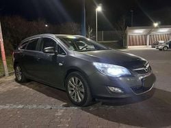Grau Gebraucht 2011 Opel Astra Kombi | 3.100 € (Superpreis)