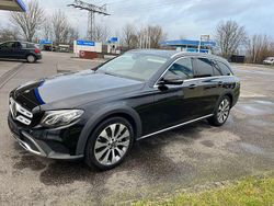 Schwarz Gebraucht 2017 Mercedes E220 Kombi | 18.500 € (Superpreis)