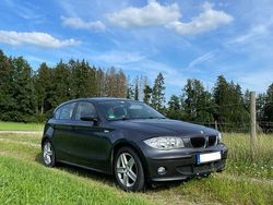 Grau Gebraucht 2005 BMW 118 Kleinwagen | 4.490 € (Fairer Preis)