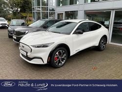 Starweiß metallic Gebraucht 2022 Ford Mustang Mach-E Premium SUV | 36.980 € (Superpreis)