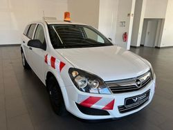Weiß Gebraucht 2010 Opel Astra Selection Kombi | 6.990 € (Fairer Preis)