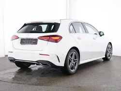 Weiss / polarweiß Gebraucht 2024 Mercedes A180 Premium Limousine | 32.530 € (Fairer Preis)