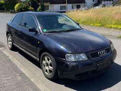 Blau Gebraucht 1997 Audi A3 Attraction Limousine | 700 € (Fairer Preis)