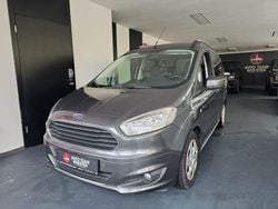 Grau Gebraucht 2015 Ford Tourneo Courier Trend Van / Kleinbus | 5.790 € (Guter Preis)