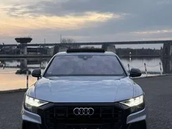 Grau Gebraucht 2020 Audi SQ8 SUV | 77.000 € (Fairer Preis)