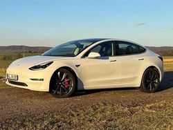 Weiß Gebraucht 2020 Tesla Model 3 Performance Limousine | 27.750 € (Etwas zu teuer)