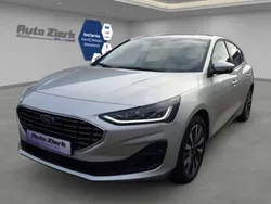 Silber Neu 2024 Ford Focus Titanium X Limousine | 26.990 € (Superpreis)