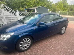 Blau Gebraucht 2008 Opel Astra Cabriolet Cabrio | 2.500 €