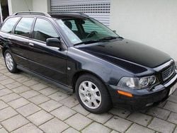 Dunkelschwarz Gebraucht 2004 Volvo V40 Comfort Kombi | 750 € (Guter Preis)