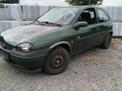Grün Gebraucht 2000 Opel Corsa Edition Kleinwagen | 950 € (Fairer Preis)