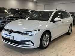 Weiß Gebraucht 2021 VW Golf VIII Life Kombi | 17.340 € (Guter Preis)