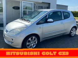 Silber Gebraucht 2006 Mitsubishi Colt Kleinwagen | 900 €