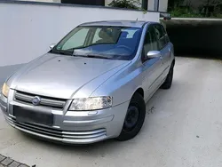 Grau Gebraucht 2006 Fiat Stilo Kleinwagen | 590 € (Fairer Preis)