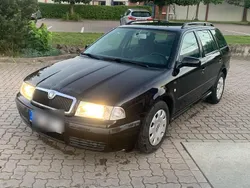 Schwarz Gebraucht 2002 Skoda Octavia Style Kombi | 849 € (Fairer Preis)