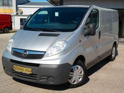 Silber Gebraucht 2010 Opel Vivaro Van / Kleinbus | 7.350 € (Fairer Preis)