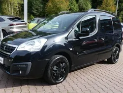 Schwarz Gebraucht 2017 Peugeot Partner Tepee Van / Kleinbus | 8.990 € (Guter Preis)