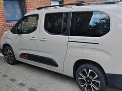 Grau Gebraucht 2020 Citroën Berlingo Van / Kleinbus | 17.999 €