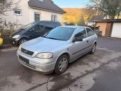 Grau Gebraucht 2002 Opel Astra Limousine | 1.949 € (Guter Preis)