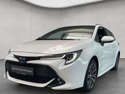 Weiß Gebraucht 2022 Toyota Corolla Team Kombi | 24.850 € (Guter Preis)
