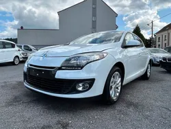 Weiß Gebraucht 2012 Renault Mégane III Expression Limousine | 3.890 € (Guter Preis)