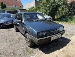 Grün Gebraucht 2006 Lada Samara Kleinwagen | 690 €