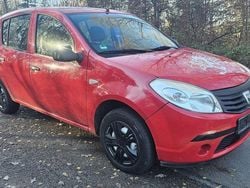 Rot Gebraucht 2009 Dacia Sandero Limousine | 650 € (Superpreis)
