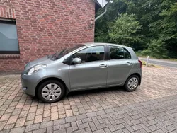 Silber Gebraucht 2008 Toyota Yaris Kleinwagen | 3.499 € (Fairer Preis)