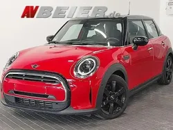 Rot (chili red) Gebraucht 2023 Mini Cooper Kleinwagen | 24.290 € (Fairer Preis)