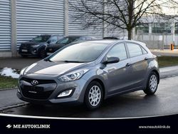 Silber Gebraucht 2012 Hyundai i30 Classic Limousine | 6.499 € (Fairer Preis)